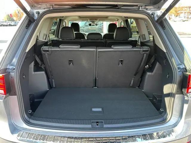 2026 Volkswagen Atlas SE with Technology