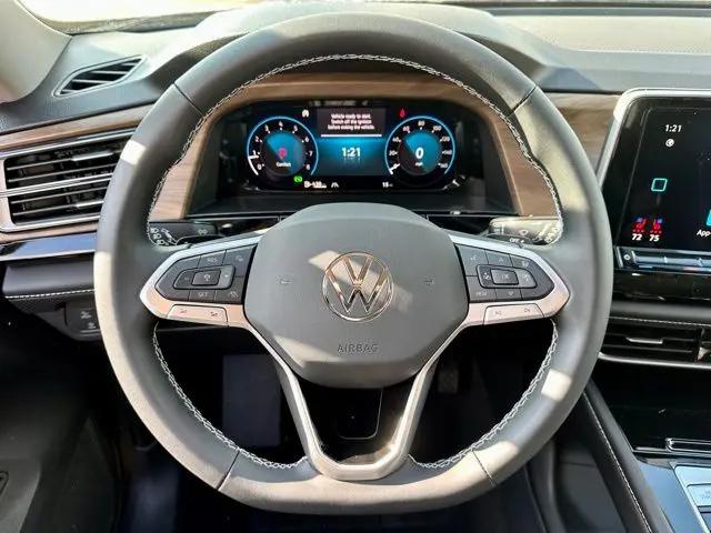 2026 Volkswagen Atlas SE with Technology