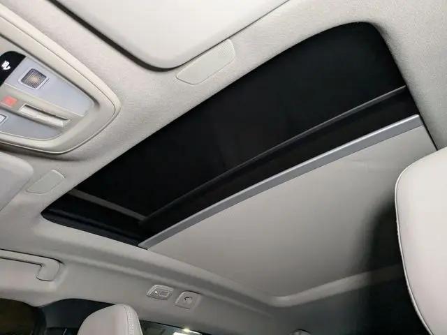 2026 Volvo XC40 Plus, B5 AWD Gas (mild hybrid), Dark