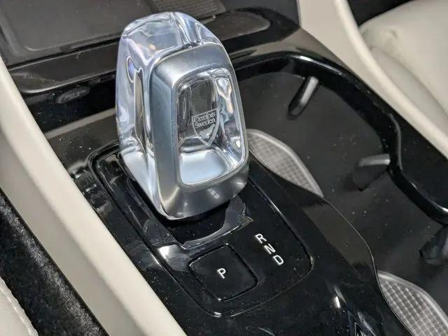 2026 Volvo XC40 Plus, B5 AWD Gas (mild hybrid), Dark