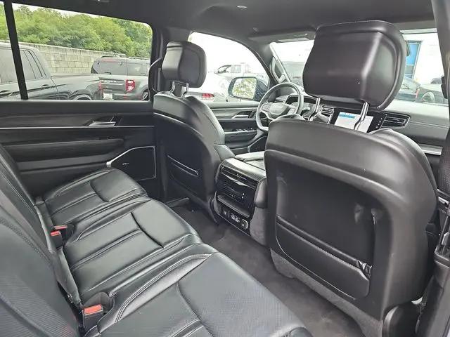 2024 Jeep Wagoneer Series II 4x2