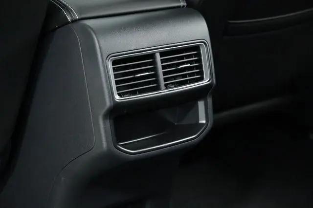 2026 Volkswagen Atlas Cross Sport SE