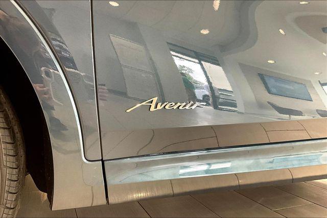 2026 Buick NV Avenir FWD