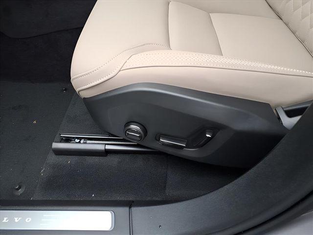 2026 Volvo XC90 Plus, B6 AWD Gas (mild hybrid), Gasoline, Bright, 7 Seats