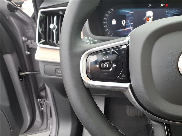 2026 Volvo XC90 Plus, B6 AWD Gas (mild hybrid), Gasoline, Bright, 7 Seats