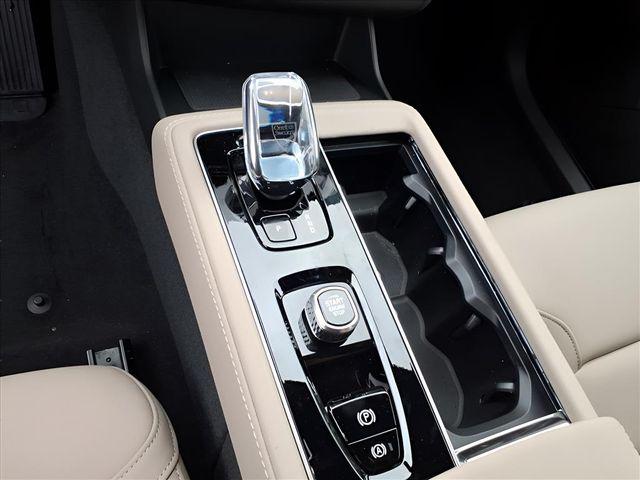 2026 Volvo XC90 Plus, B6 AWD Gas (mild hybrid), Gasoline, Bright, 7 Seats
