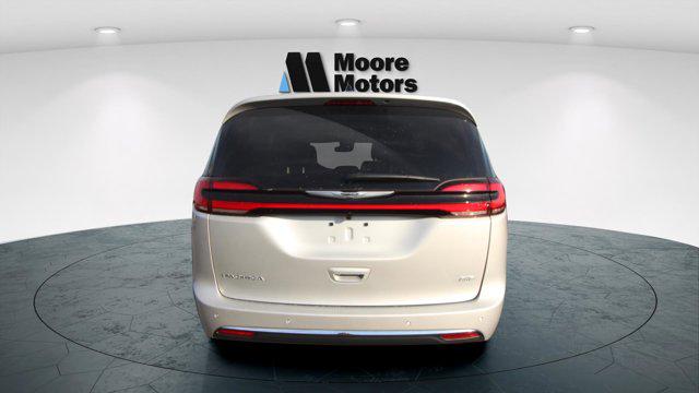 2026 Chrysler Pacifica Select AWD