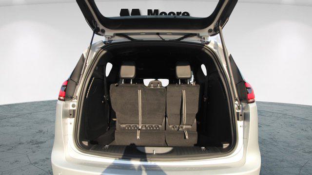 2026 Chrysler Pacifica Select AWD