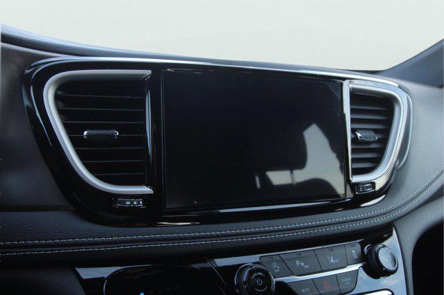 2026 Chrysler Pacifica Select AWD