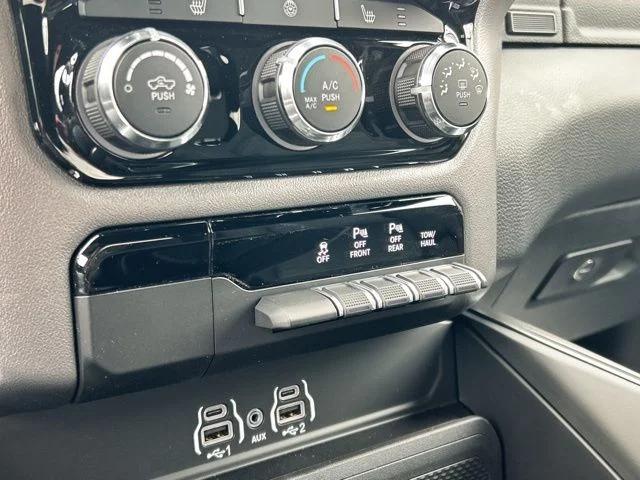2026 Ram 1500 Big Horn Crew Cab 4x4 5'7" Box