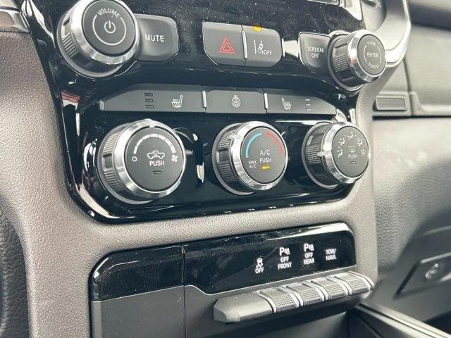 2026 Ram 1500 Big Horn Crew Cab 4x4 5'7" Box