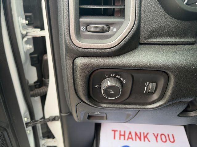 2026 Ram 1500 Tradesman Crew Cab 4x4 5'7" Box