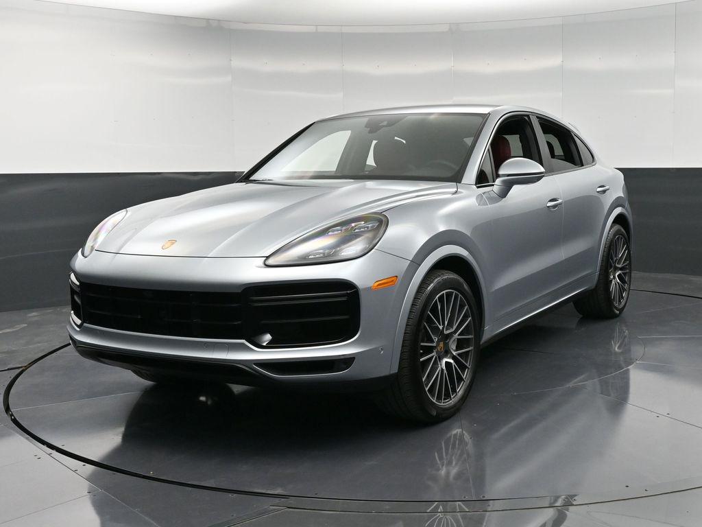 2022 Porsche Cayenne Coupe Turbo photo 2