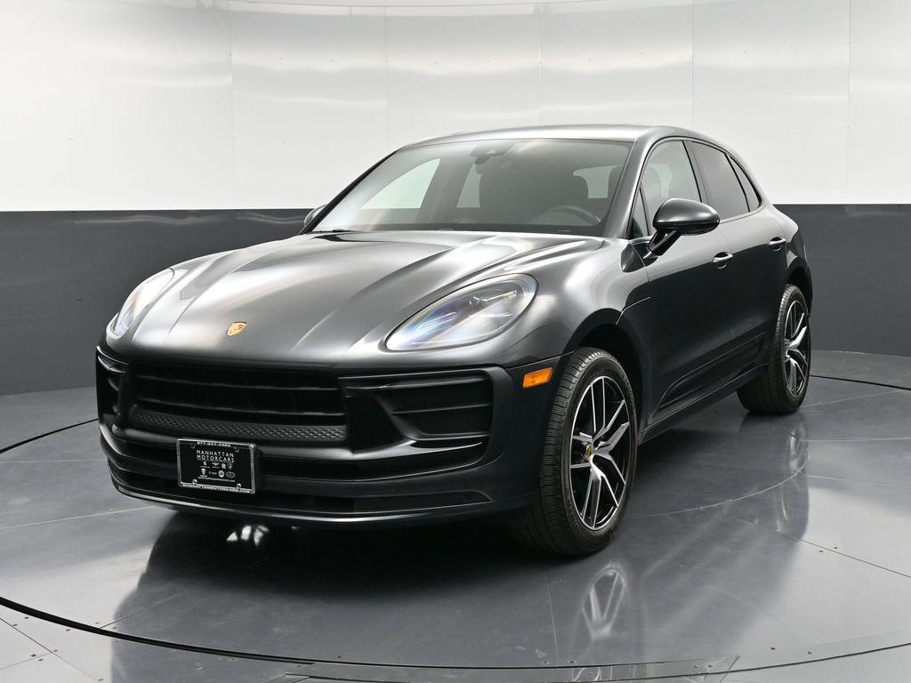 /2022 Porsche Macan