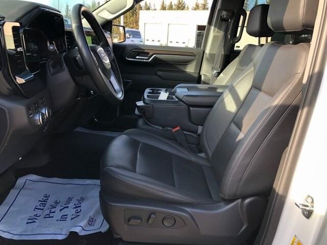 2024 GMC Sierra 1500 4WD Crew Cab Short Box SLT