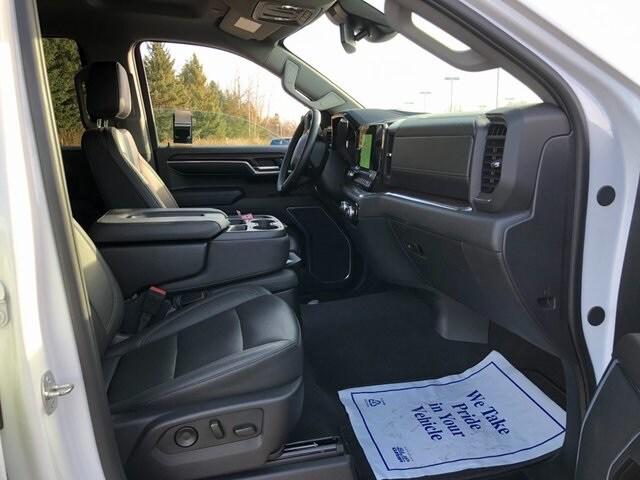 2024 GMC Sierra 1500 4WD Crew Cab Short Box SLT