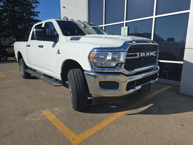 2024 RAM 2500 Tradesman Crew Cab 4x4 64 Box 2024 RAM 2500 Tradesman Crew Cab 4x4 64 Box