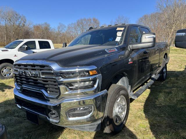 2025 RAM 2500 Tradesman Crew Cab 4x4 64 Box
