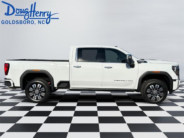 2025 GMC Sierra 2500HD 4WD Crew Cab Standard Bed Denali