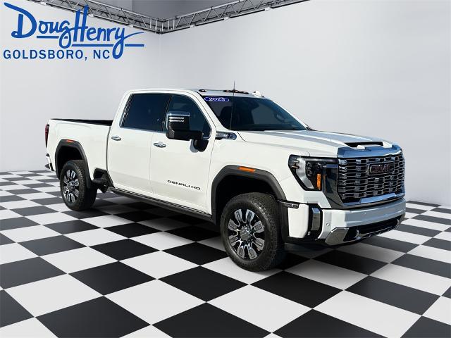 2025 GMC Sierra 2500HD 4WD Crew Cab Standard Bed Denali