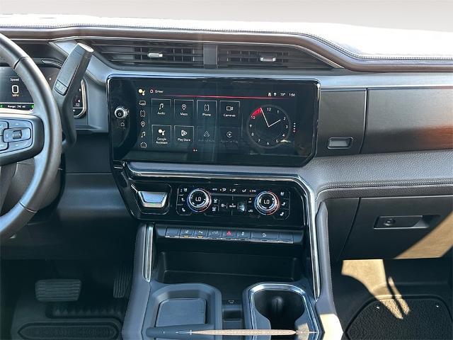 2025 GMC Sierra 2500HD 4WD Crew Cab Standard Bed Denali