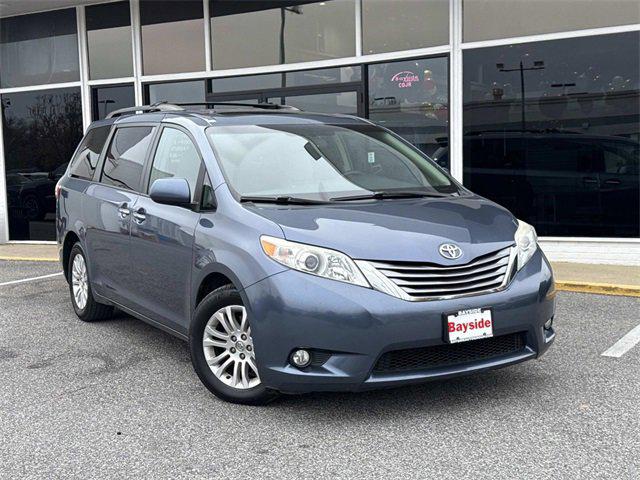 2016 Toyota Sienna XLE 8 Passenger