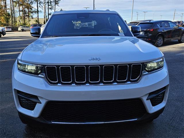 2025 Jeep Grand Cherokee GRAND CHEROKEE LAREDO X 4X4