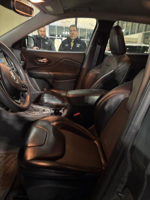 2022 Jeep Cherokee Trailhawk 4x4 2022 Jeep Cherokee Trailhawk 4x4