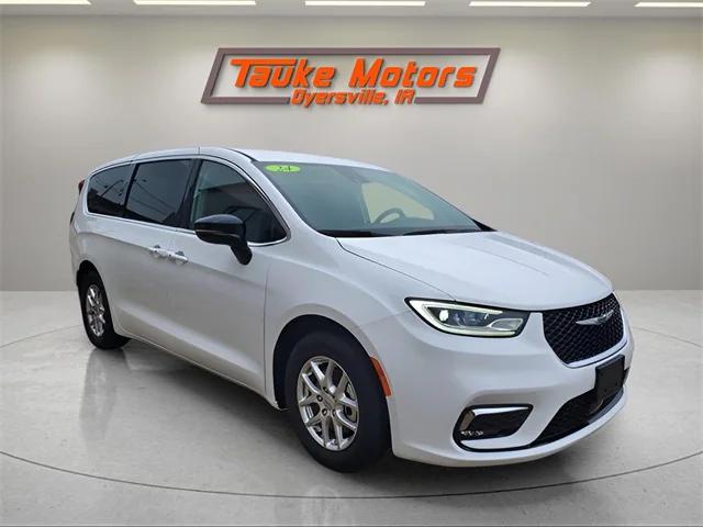 2024 Chrysler Pacifica Touring L 2024 Chrysler Pacifica Touring L