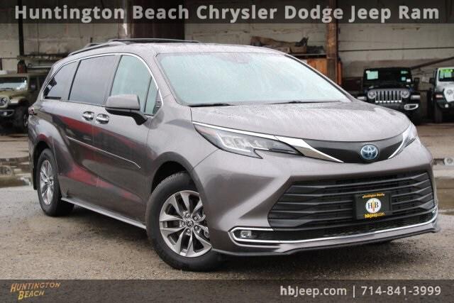 2022 Toyota Sienna XLE 2022 Toyota Sienna XLE