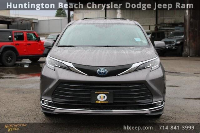 2022 Toyota Sienna XLE 2022 Toyota Sienna XLE