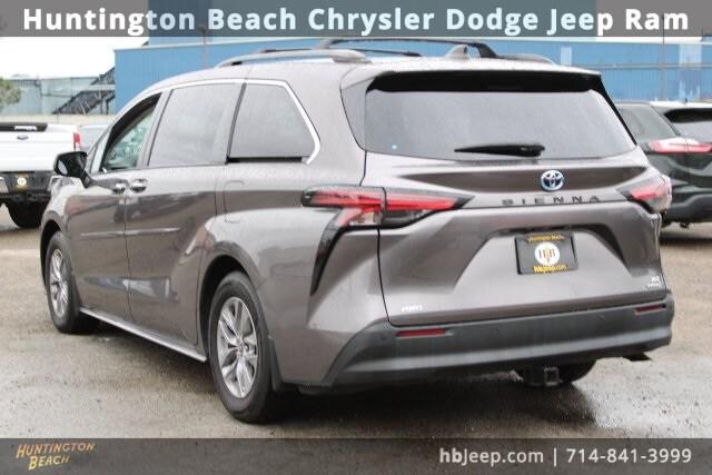 2022 Toyota Sienna XLE 2022 Toyota Sienna XLE