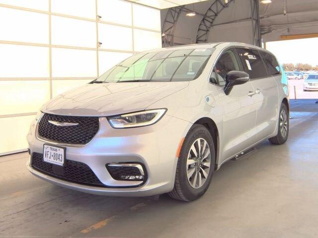 2024 Chrysler Pacifica Hybrid Select