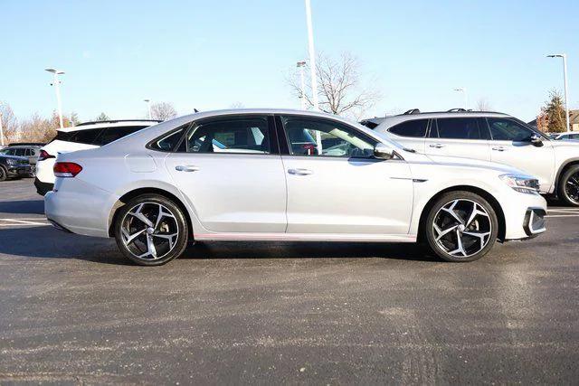 2020 Volkswagen Passat 2.0T R-Line 2020 Volkswagen Passat 2.0T R-Line