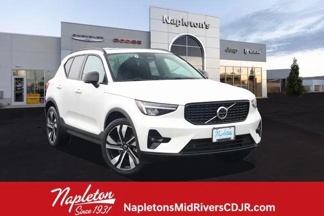 2024 Volvo XC40 B5 Plus Dark Theme 2024 Volvo XC40 B5 Plus Dark Theme