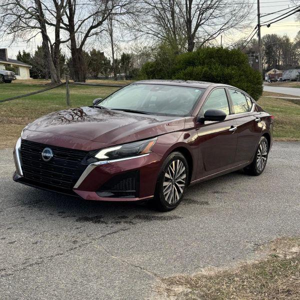 2025 Nissan Altima SV FWD