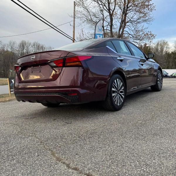 2025 Nissan Altima SV FWD
