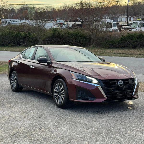 2025 Nissan Altima SV FWD