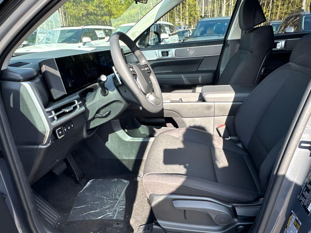 New 2026 Gray HYUNDAI SE image 10