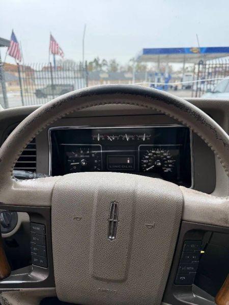 2014 Lincoln Navigator Base