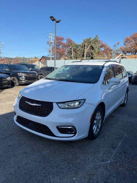 2022 Chrysler Pacifica Touring L for sale in Detroit, MI