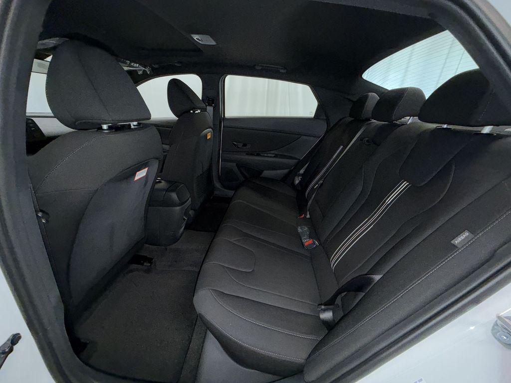 2026 Hyundai Elantra SEL - Photo 5
