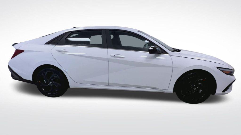 2026 Hyundai Elantra SEL - Photo 23