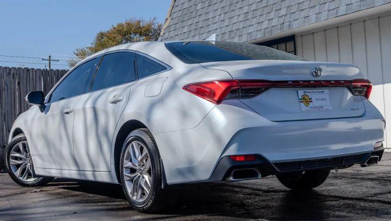 2020 Toyota Avalon XLE