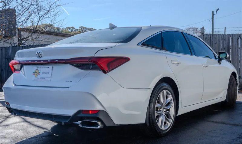 2020 Toyota Avalon XLE