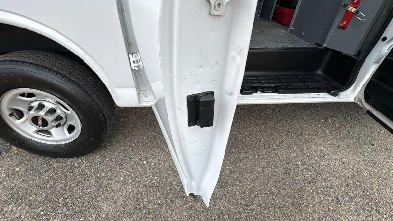 2022 GMC Savana Cargo RWD 2500 Regular Wheelbase Work Van