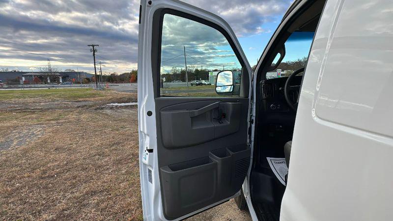 2022 GMC Savana Cargo RWD 2500 Regular Wheelbase Work Van