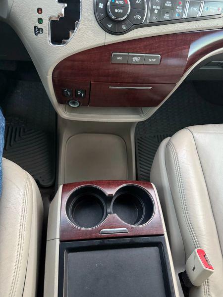 2011 Toyota Sienna XLE