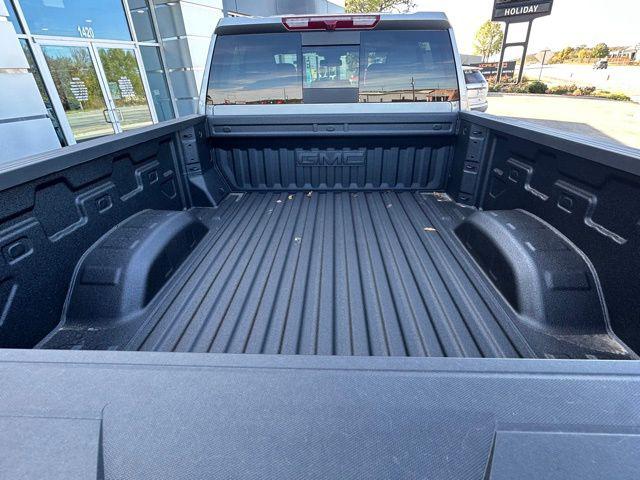 2026 GMC Sierra 2500HD Crew Cab, Standard Bed, SLT, 4WD
