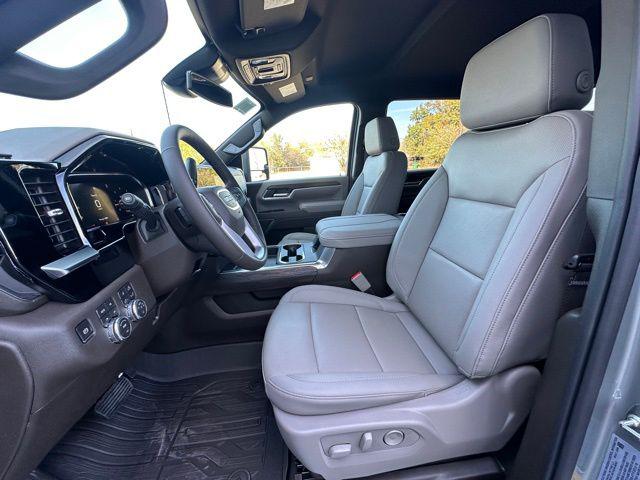 2026 GMC Sierra 2500HD Crew Cab, Standard Bed, SLT, 4WD